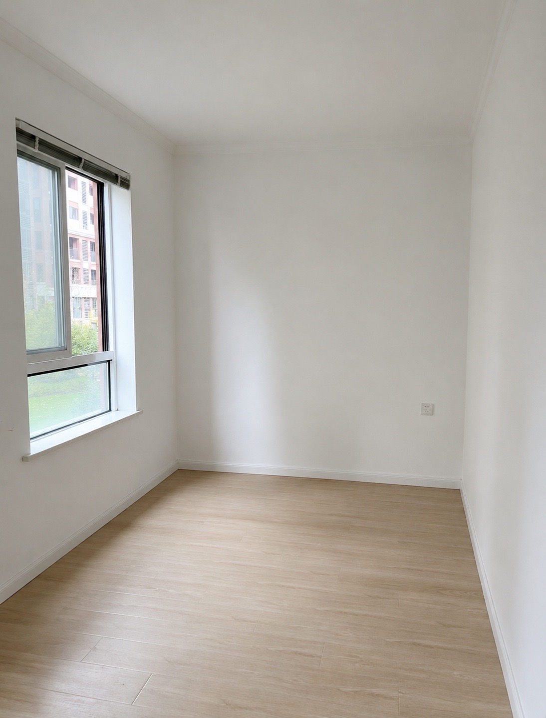 Antes: habitación vacía